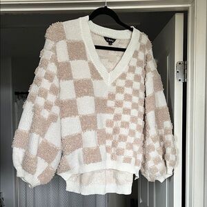 J.Nna Women's Checkered V-Neck Sweater in White and Tan